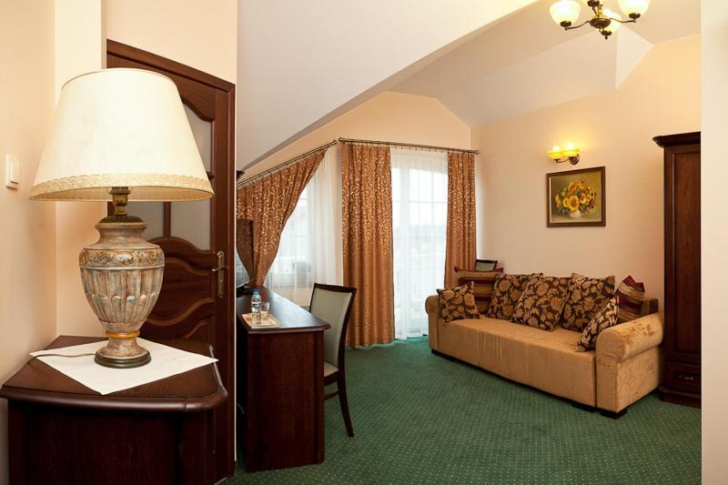 Zloty Dworek Motel Nieporęt Стая снимка